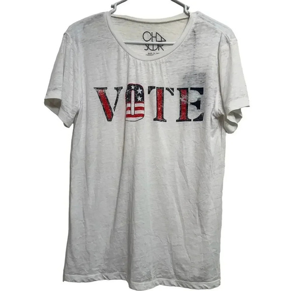 Chaser women’s NWT’s VOTE V-necked T-shirt. Size medium - Picture 1 of 4